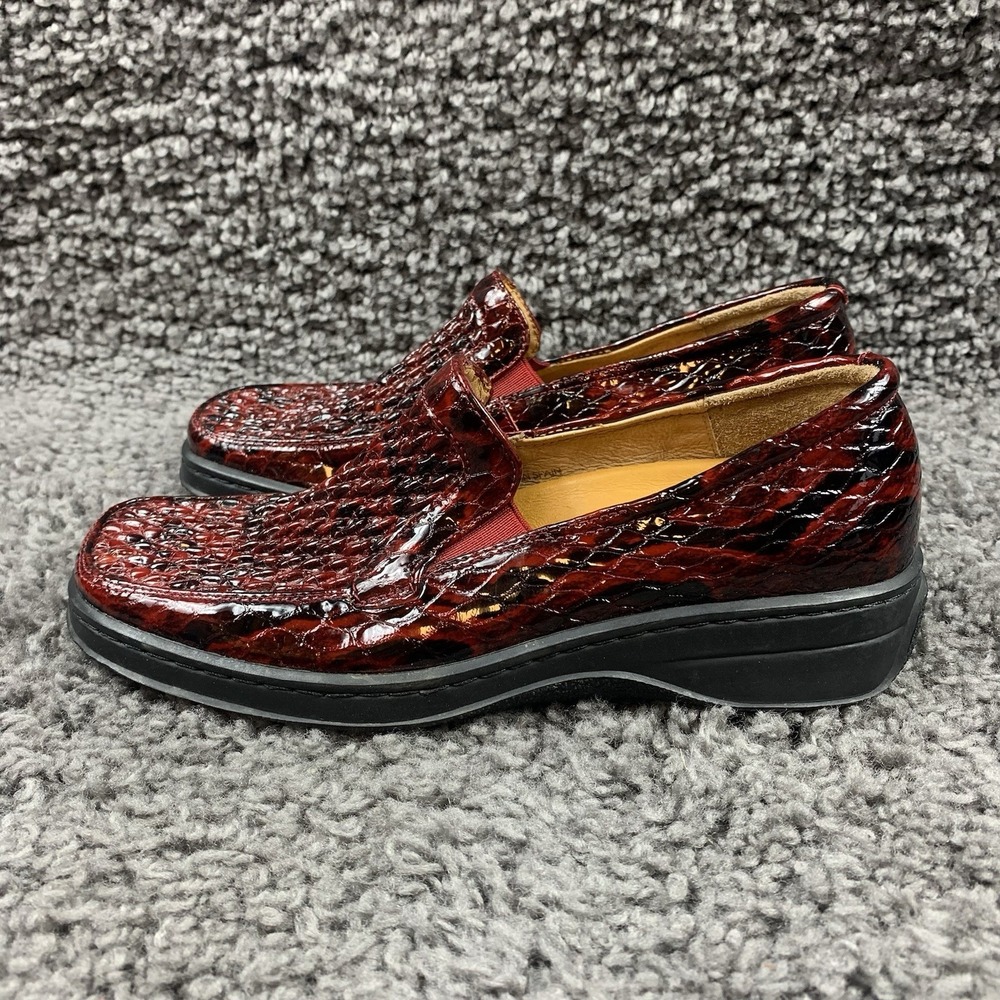 Helle Romu's Comfort Shoes Black Red Spain Reptile Skin Loafer Sz EU 36 US 5.5-6